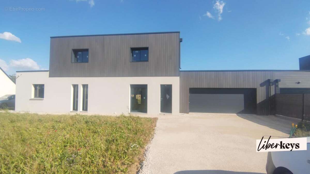 Maison à SAINT-AMAND-LONGPRE