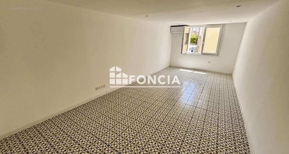 Appartement à SIX-FOURS-LES-PLAGES