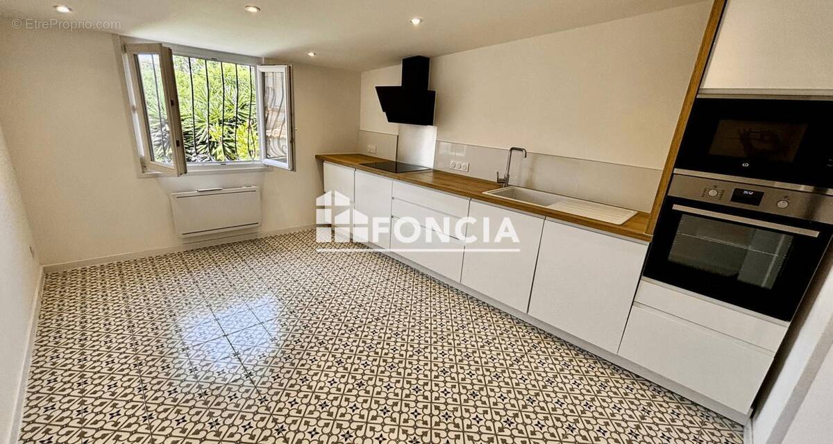 Appartement à SIX-FOURS-LES-PLAGES