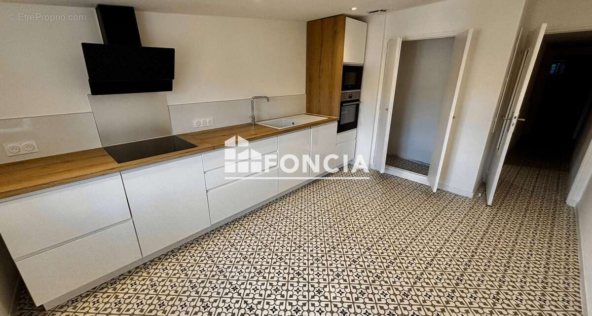 Appartement à SIX-FOURS-LES-PLAGES