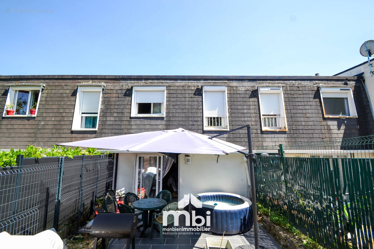 Maison à SURVILLIERS