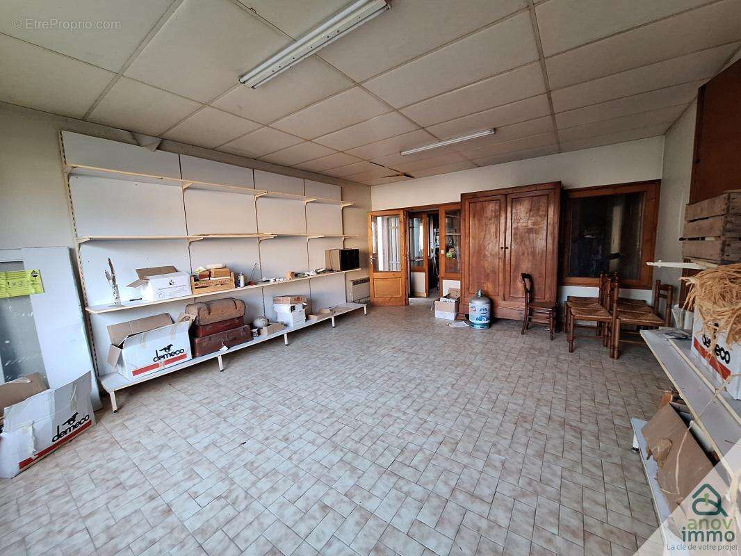 Commerce à VERRIERES