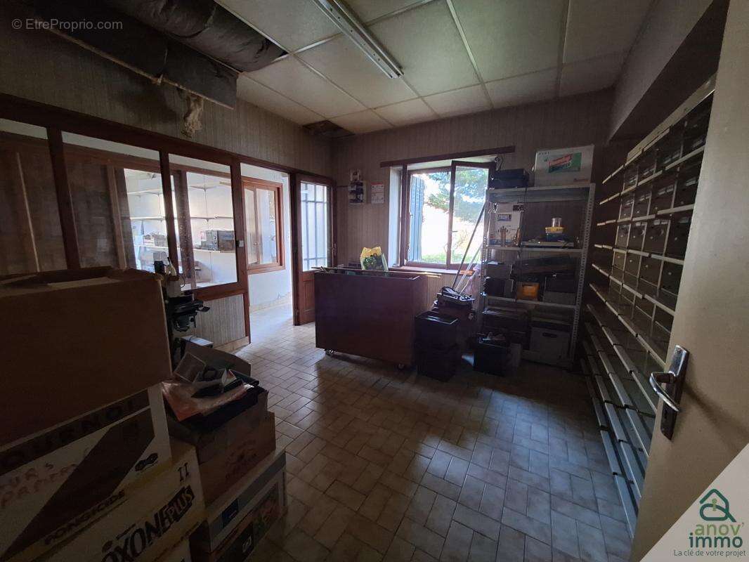 Commerce à VERRIERES