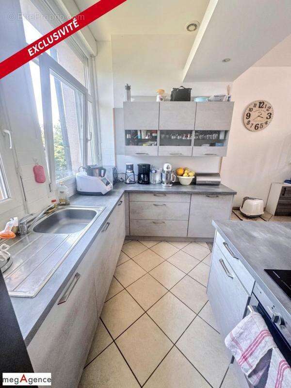 Maison à LE CHAMBON-FEUGEROLLES