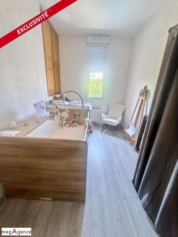 Maison à LE CHAMBON-FEUGEROLLES