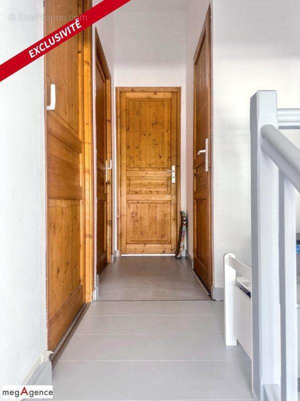 Maison à LE CHAMBON-FEUGEROLLES