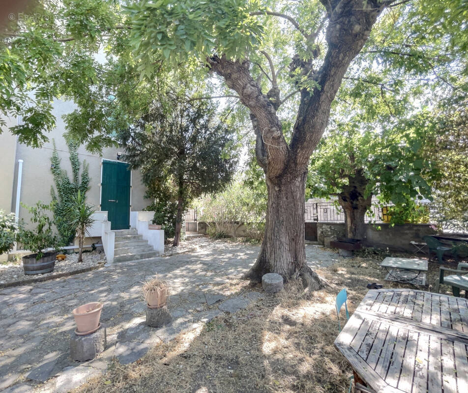 Maison à CANAULES-ET-ARGENTIERES