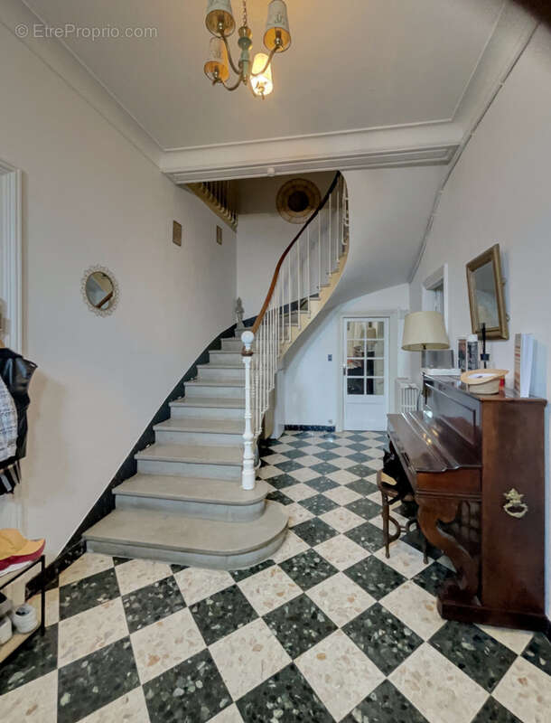 Maison à CANAULES-ET-ARGENTIERES