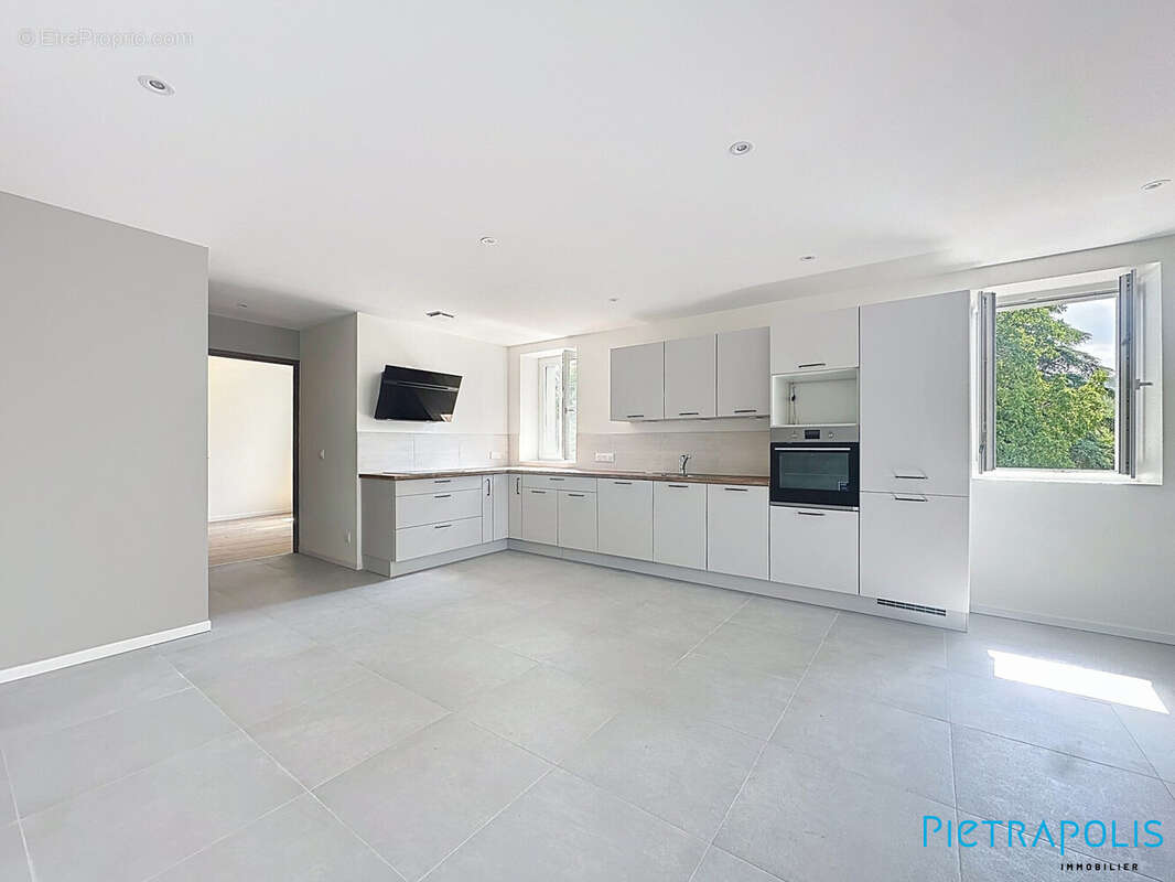 Appartement à CONTAMINE-SUR-ARVE