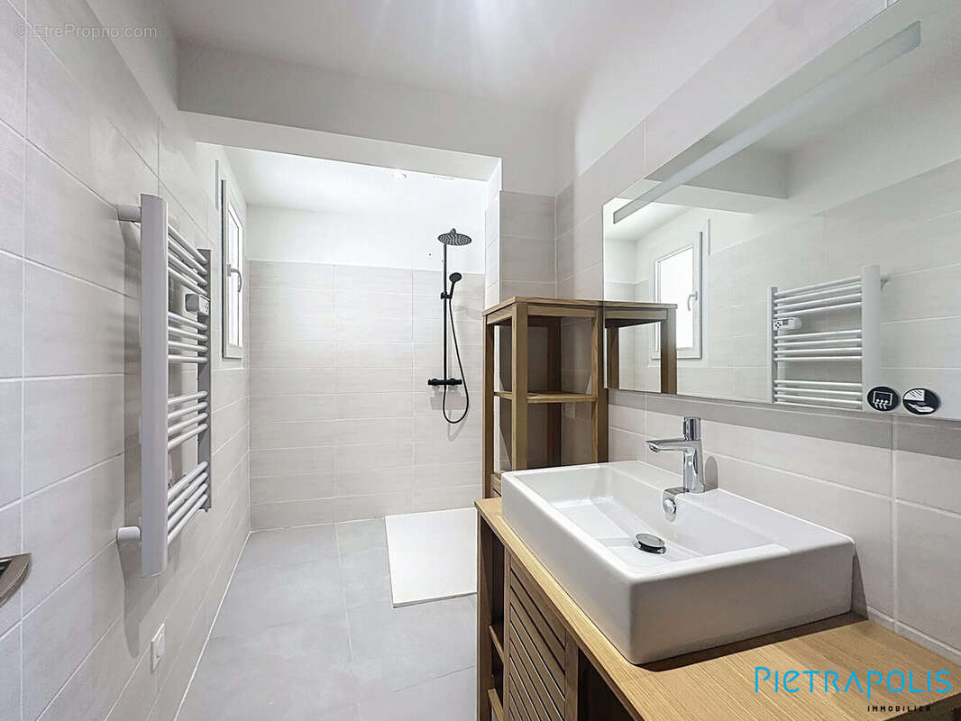 Appartement à CONTAMINE-SUR-ARVE