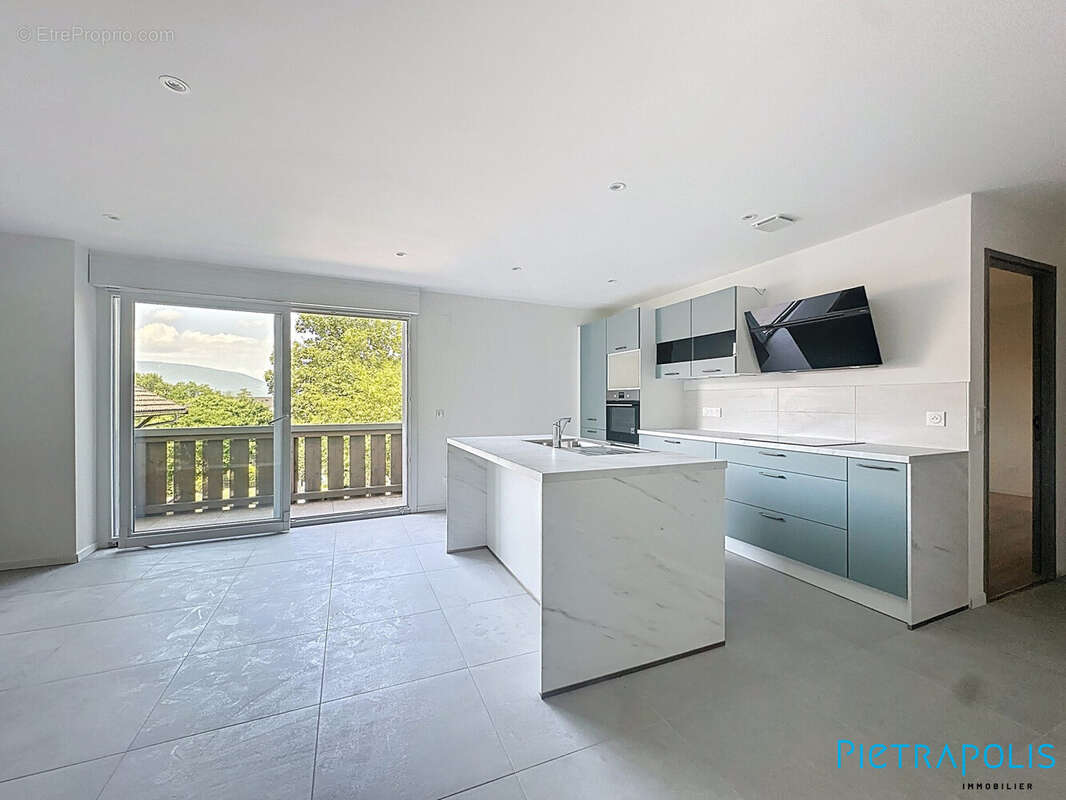 Appartement à CONTAMINE-SUR-ARVE