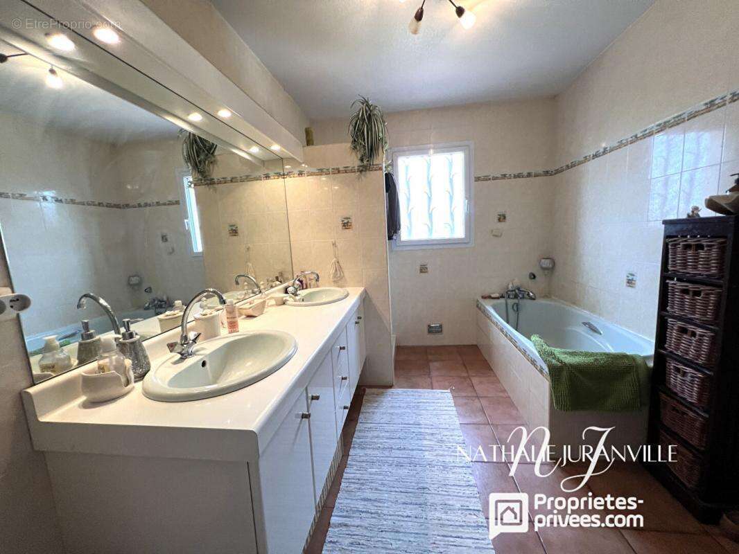 Maison à LAROQUE-DES-ALBERES