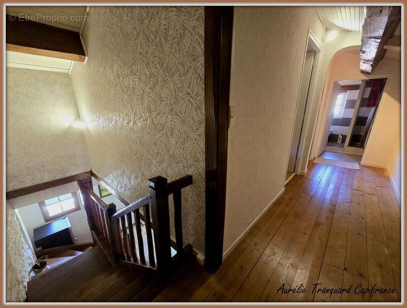 Maison à BRIZAMBOURG