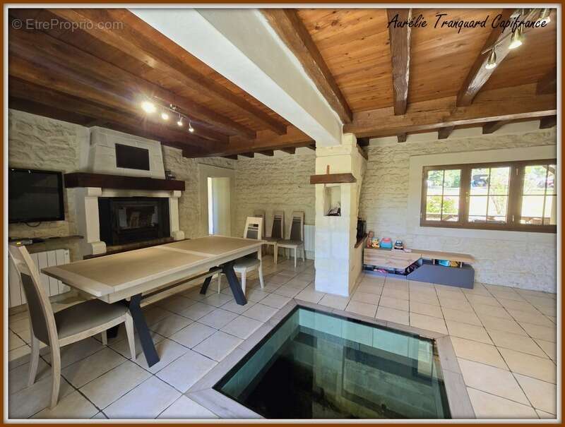 Maison à BRIZAMBOURG