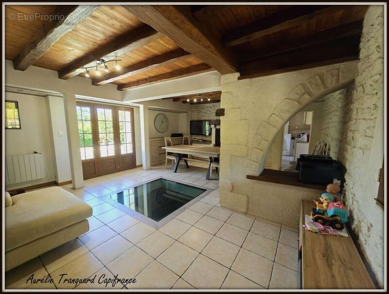 Maison à BRIZAMBOURG