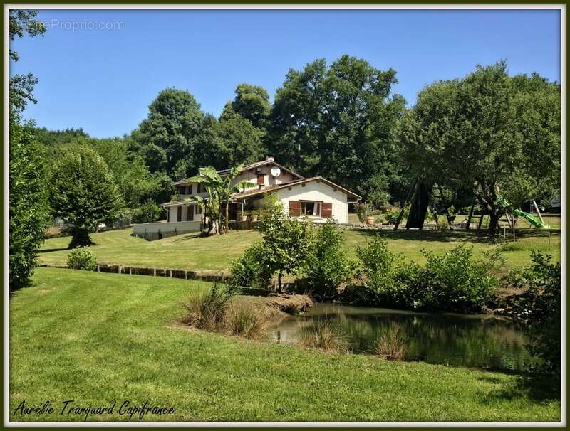 Maison à BRIZAMBOURG