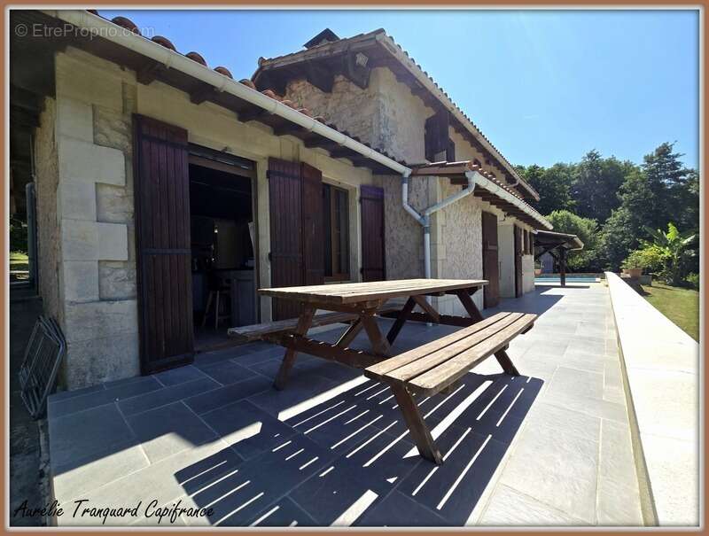 Maison à BRIZAMBOURG