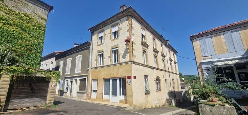 Appartement à ESTANG