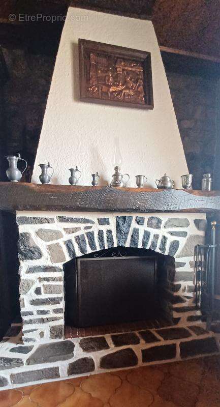 Maison à VEDRINES-SAINT-LOUP