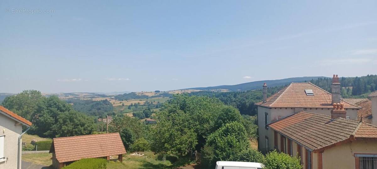 Maison à VEDRINES-SAINT-LOUP