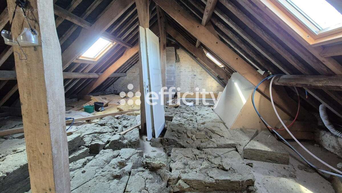 Maison à SAINT-PIERRE-DU-MONT