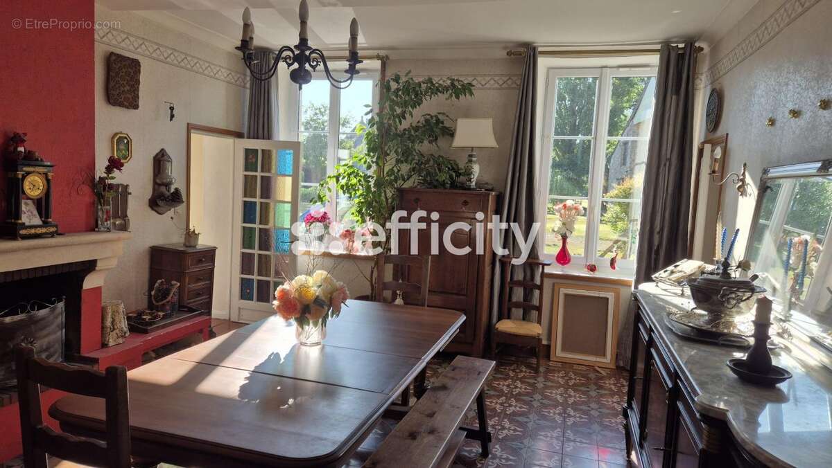 Maison à SAINT-PIERRE-DU-MONT