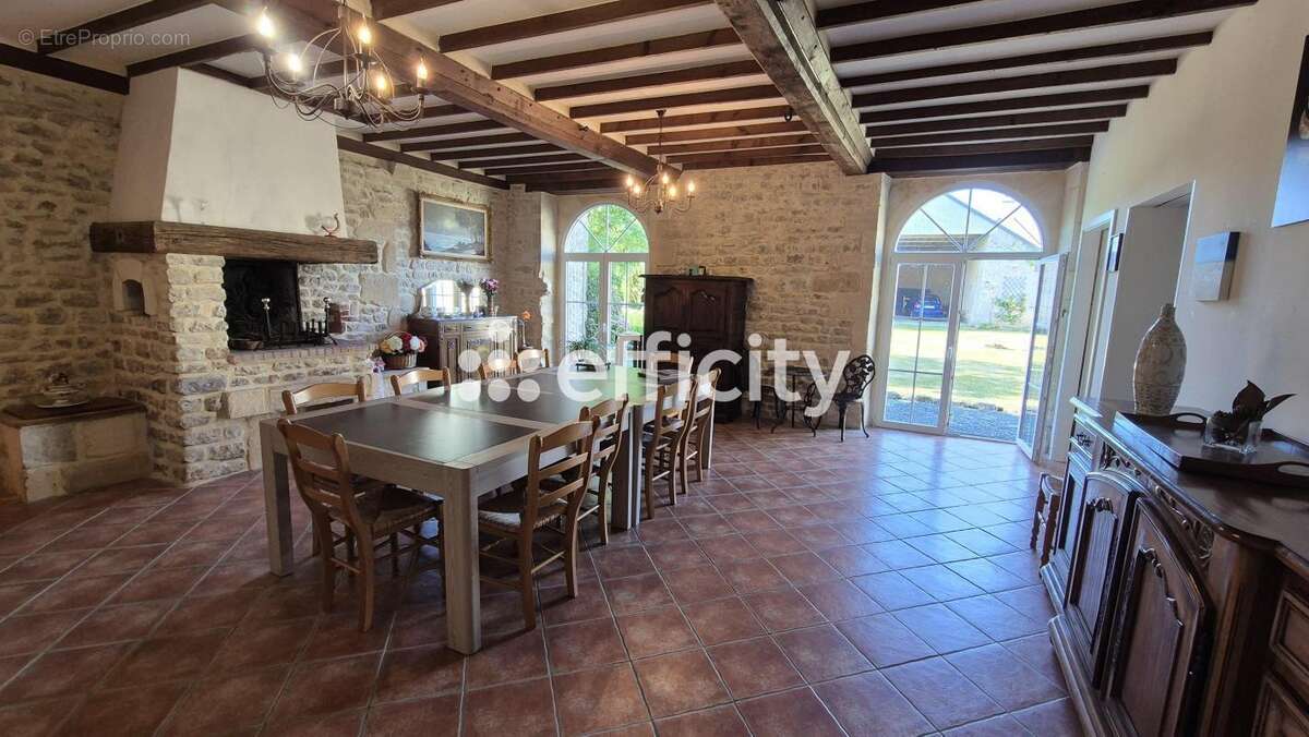 Maison à SAINT-PIERRE-DU-MONT