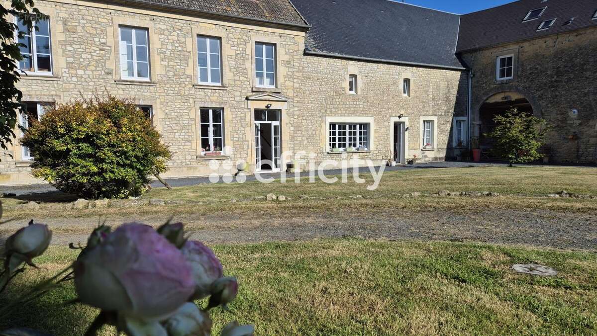 Maison à SAINT-PIERRE-DU-MONT