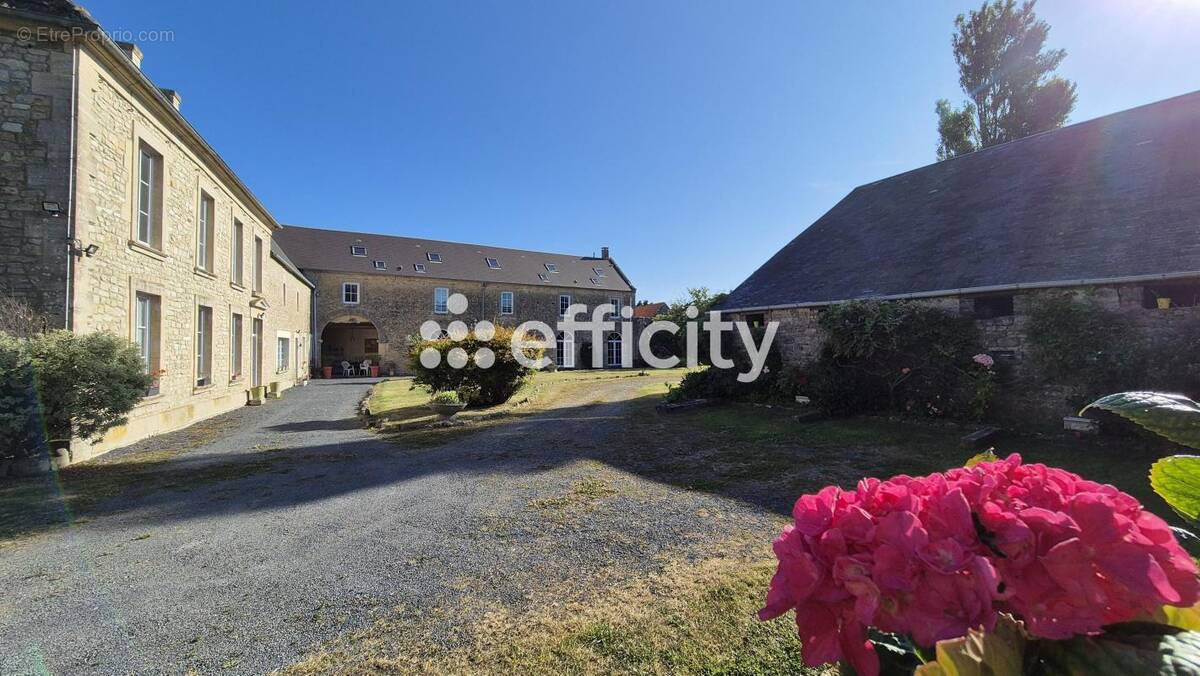 Maison à SAINT-PIERRE-DU-MONT