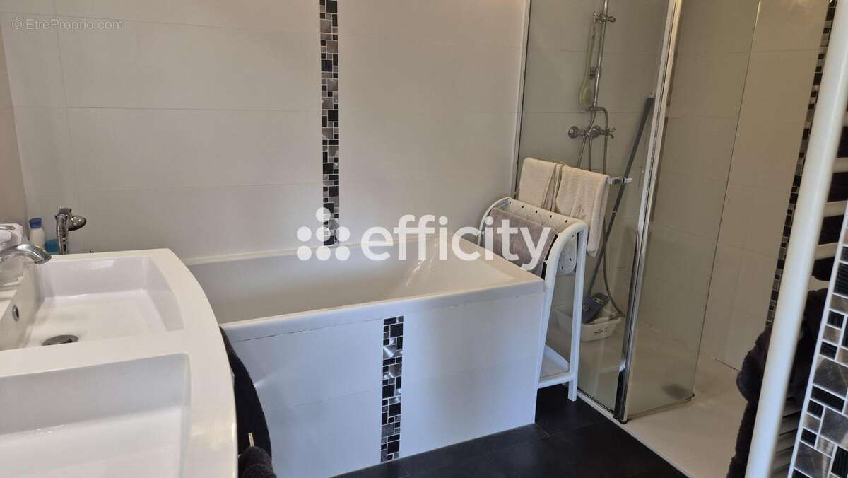 Maison à SAINT-PIERRE-DU-MONT