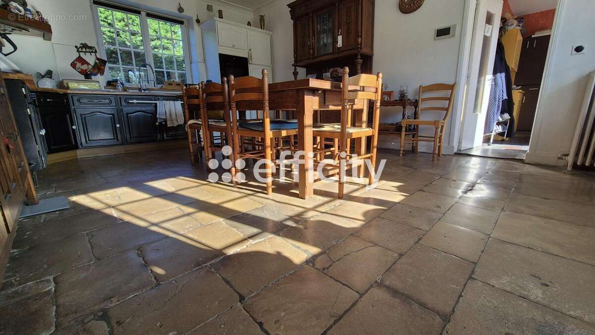 Maison à SAINT-PIERRE-DU-MONT