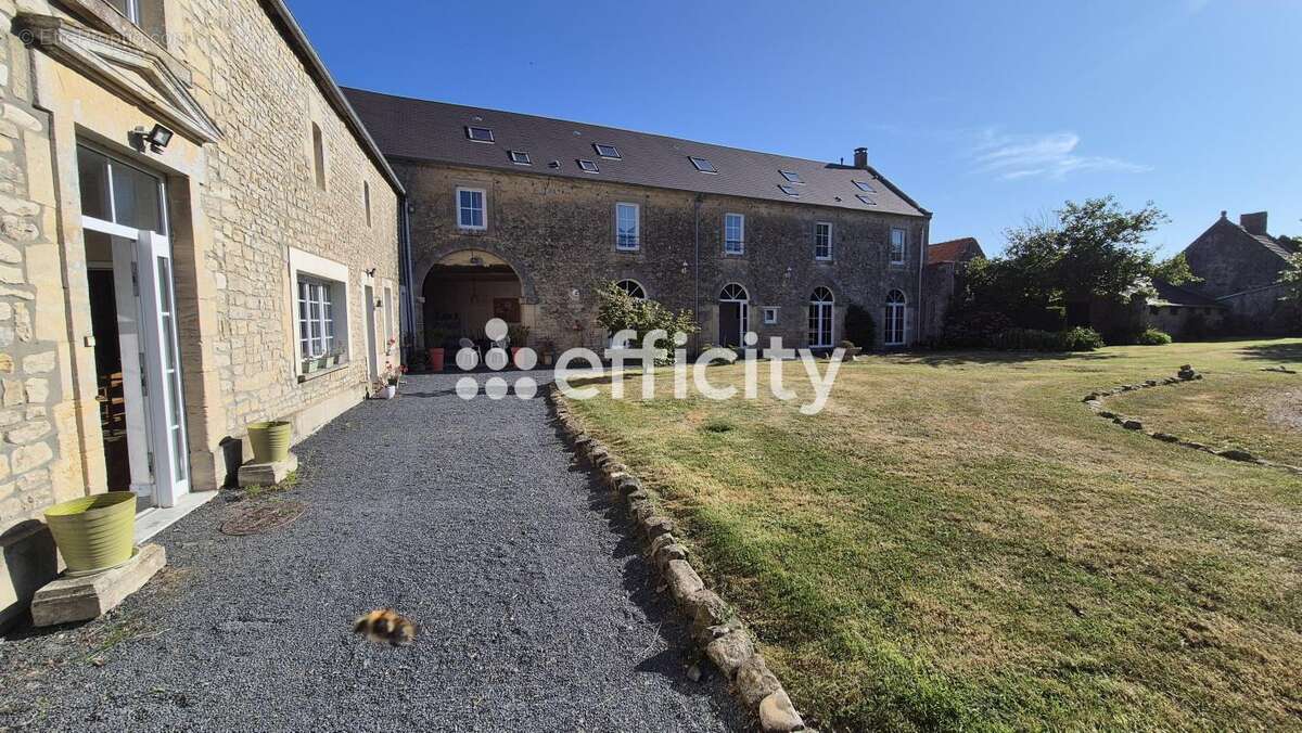 Maison à SAINT-PIERRE-DU-MONT