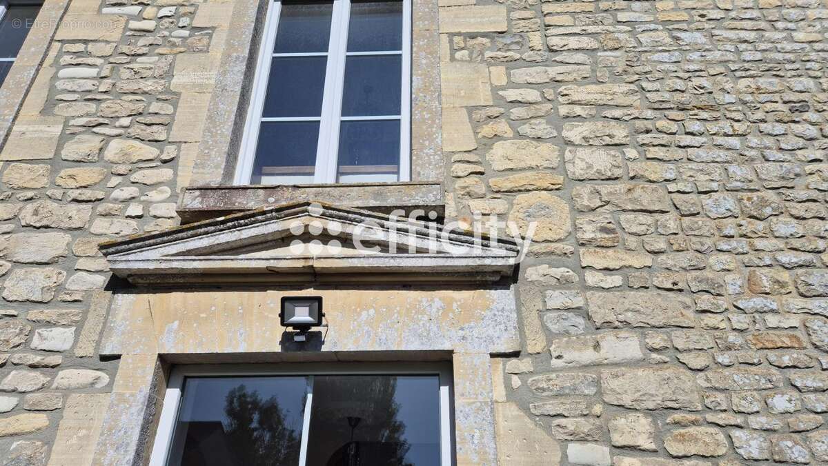 Maison à SAINT-PIERRE-DU-MONT