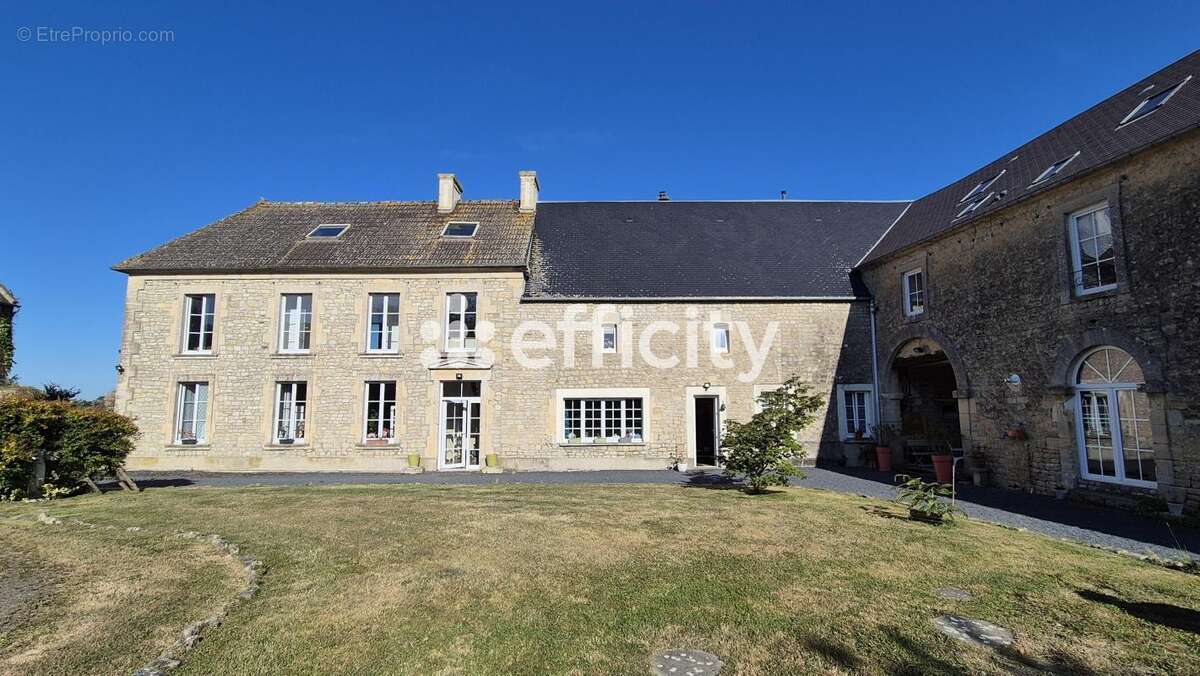 Maison à SAINT-PIERRE-DU-MONT