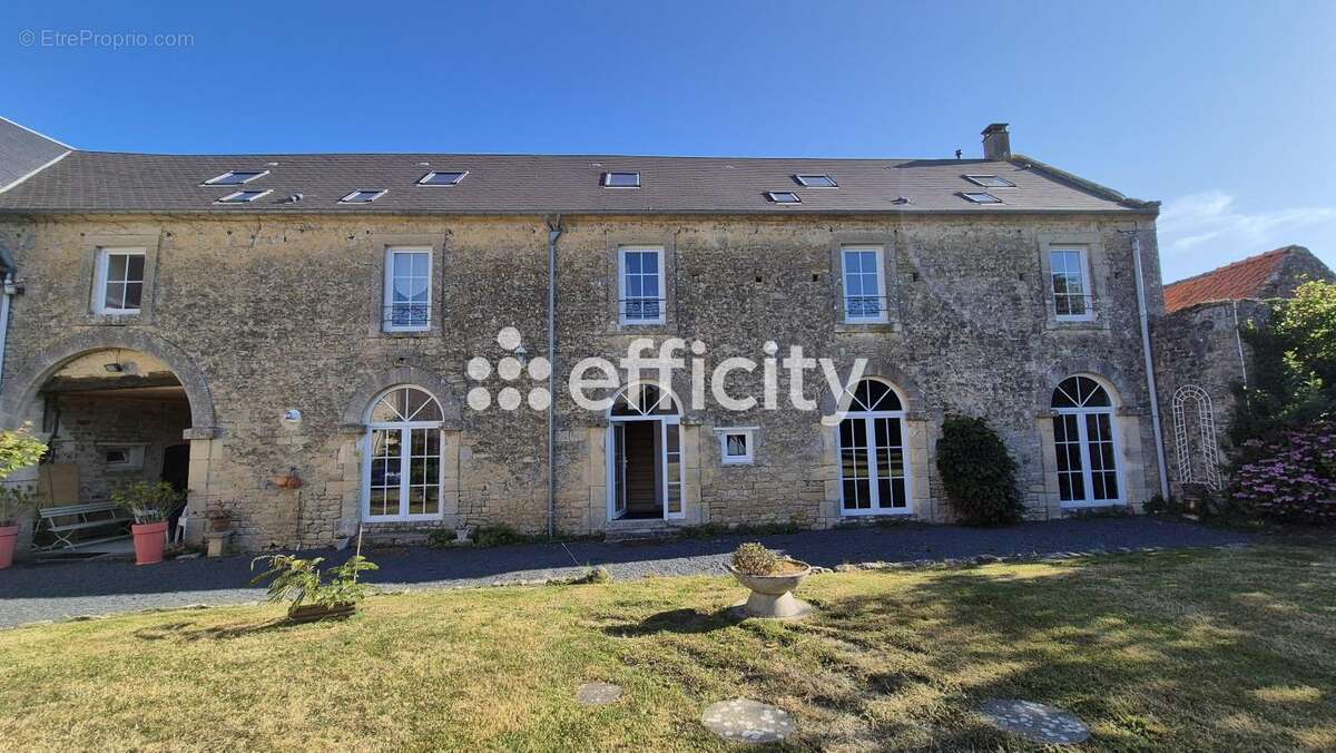 Maison à SAINT-PIERRE-DU-MONT