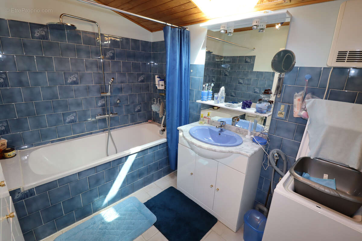 Appartement à COLMARS