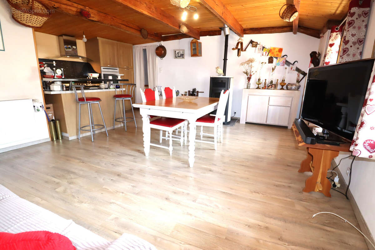 Appartement à COLMARS