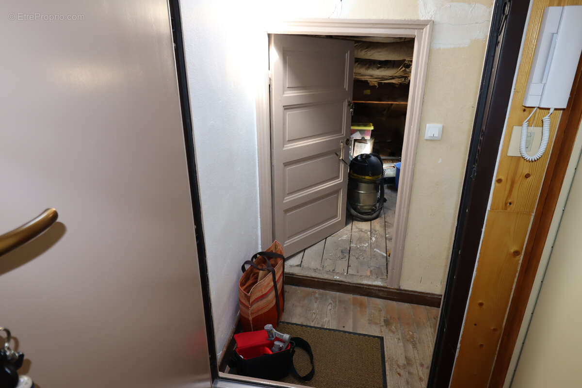 Appartement à COLMARS