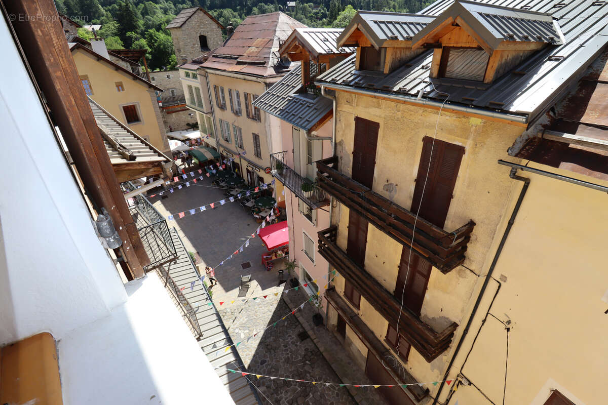 Appartement à COLMARS