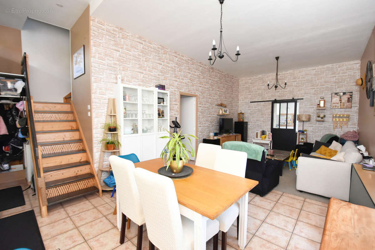 Maison à VIGNACOURT