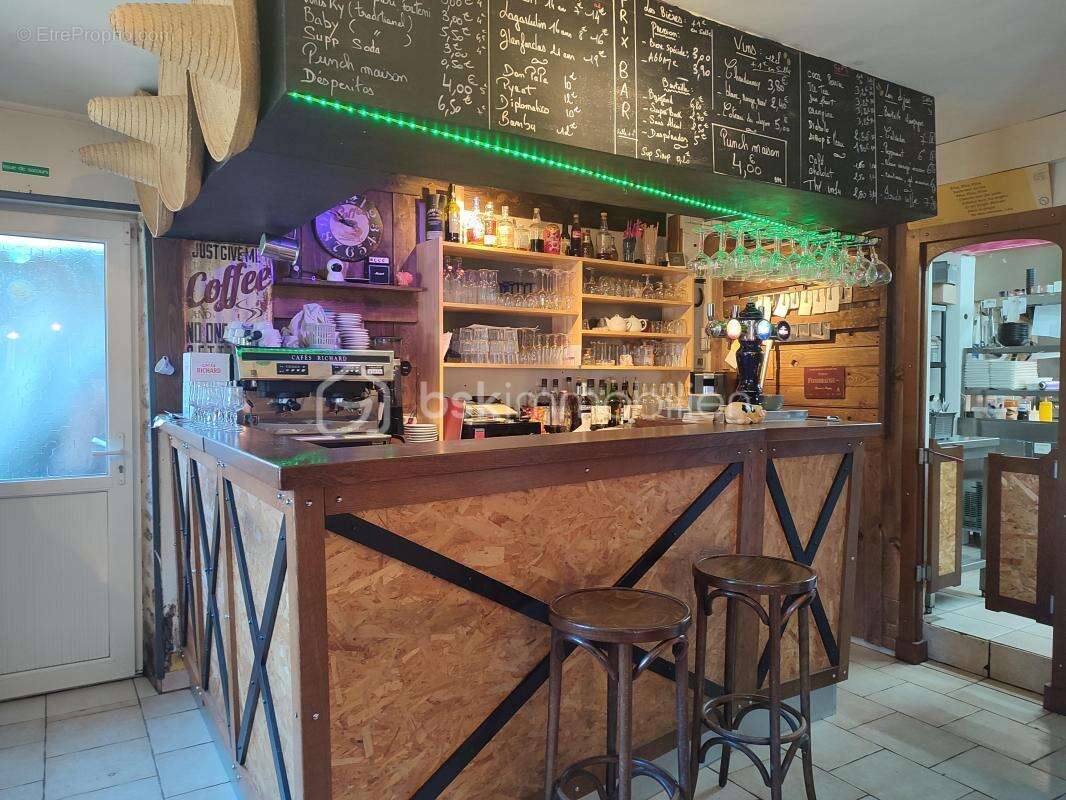 Commerce à SAINT-PIERRE-DES-NIDS