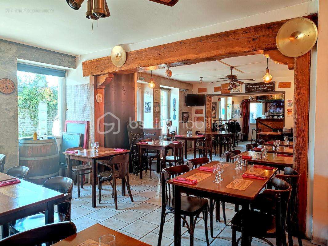 Commerce à SAINT-PIERRE-DES-NIDS