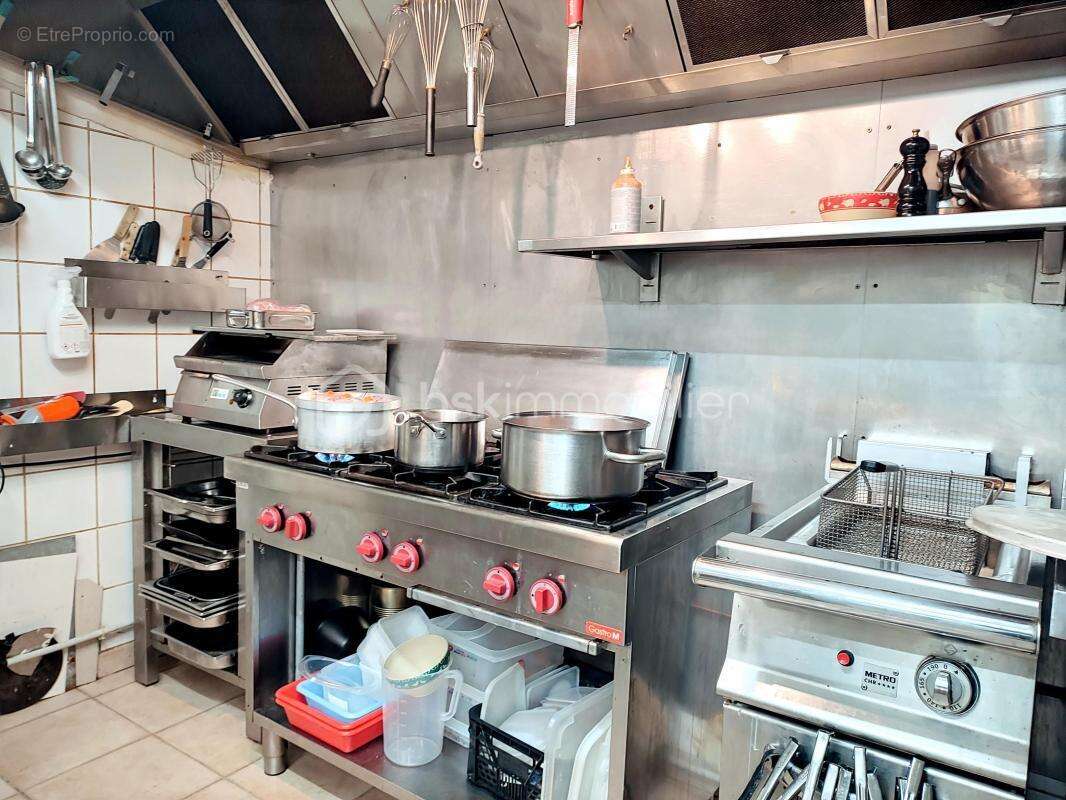 Commerce à SAINT-PIERRE-DES-NIDS