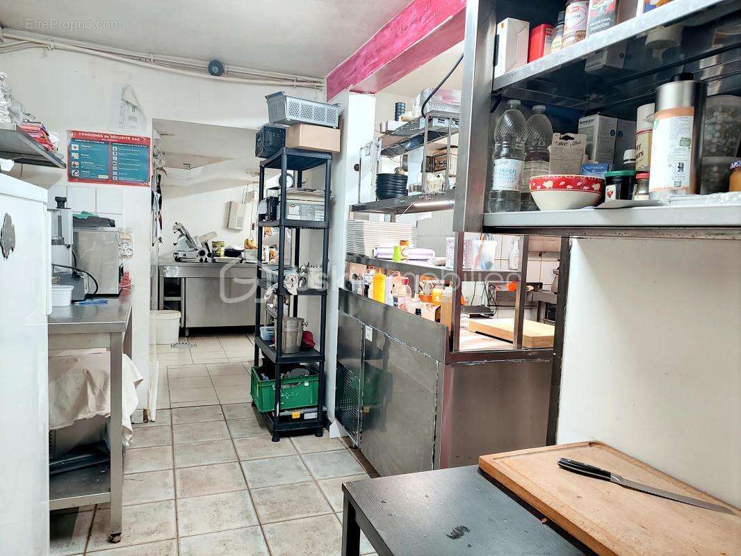 Commerce à SAINT-PIERRE-DES-NIDS