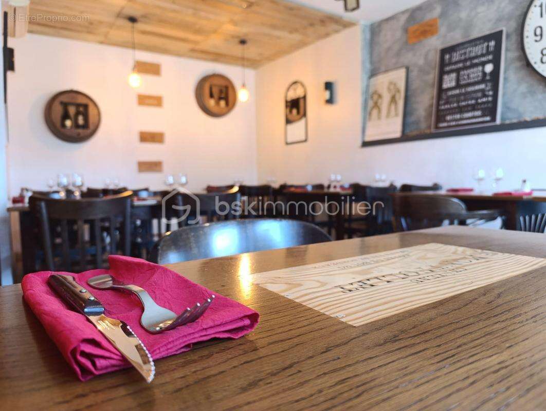 Commerce à SAINT-PIERRE-DES-NIDS