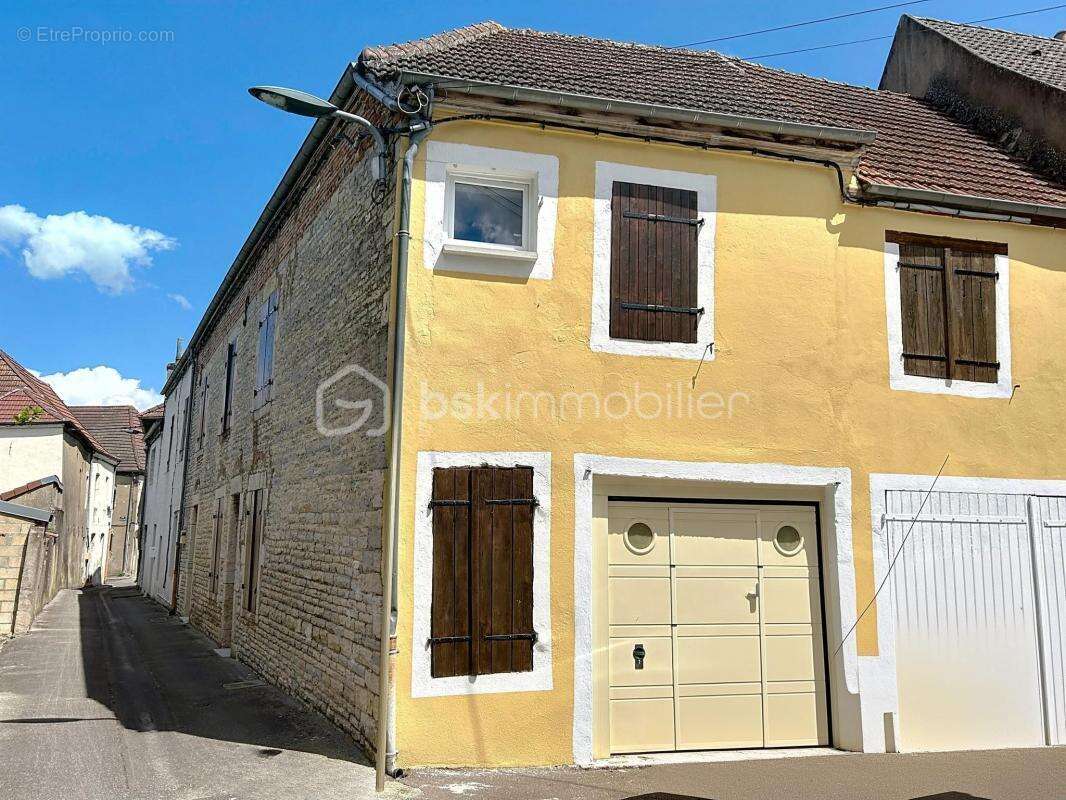 Appartement à SAINT-JEAN-DE-LOSNE