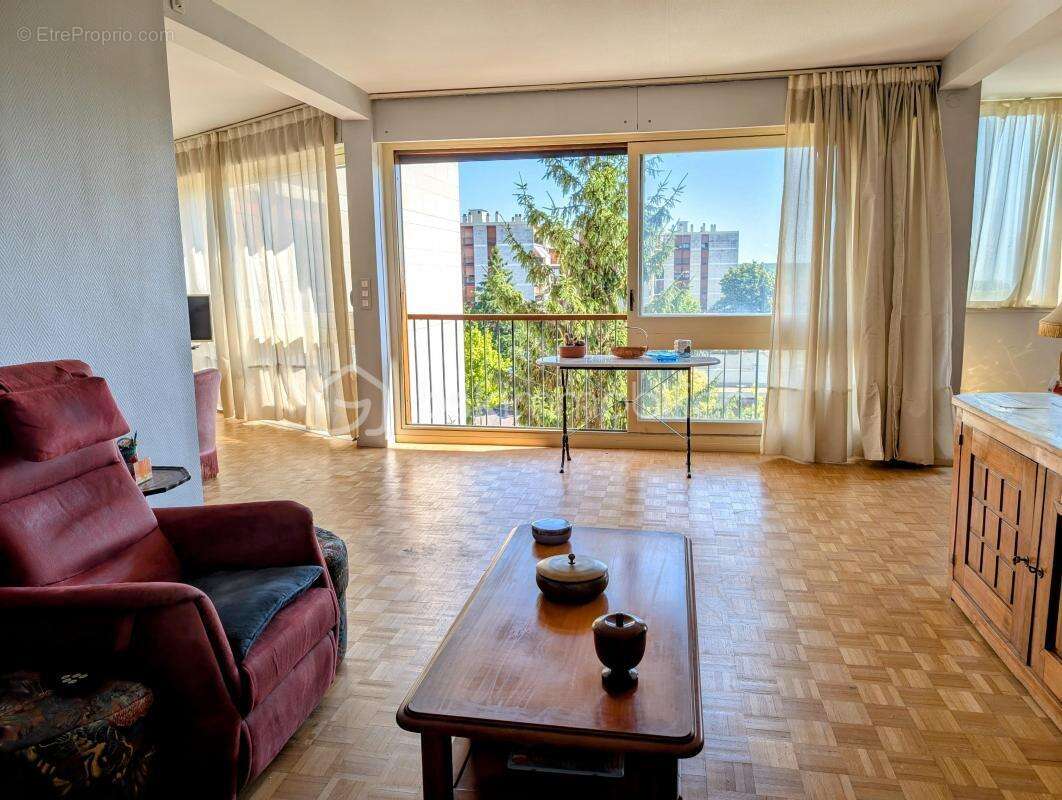 Appartement à RIS-ORANGIS