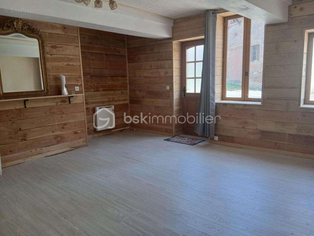 Maison à MENIL-HUBERT-EN-EXMES