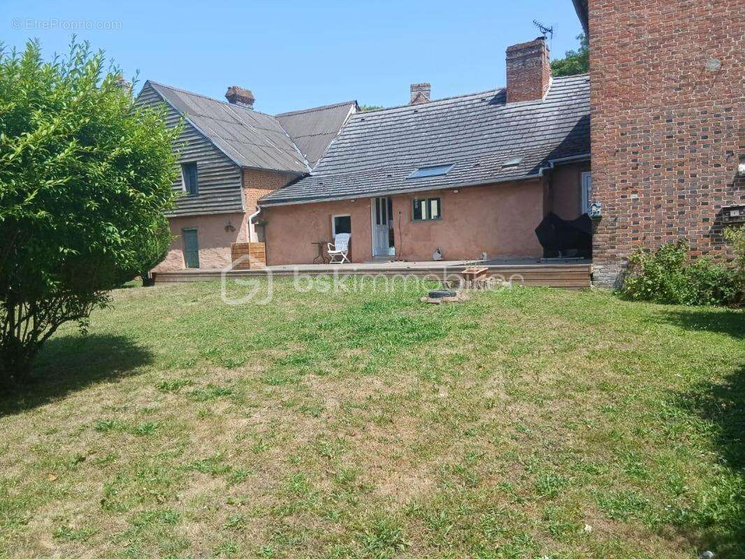 Maison à MENIL-HUBERT-EN-EXMES