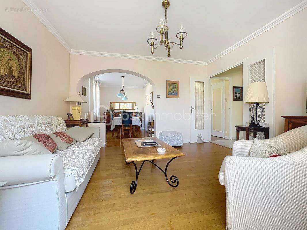 Appartement à LE PONT-DE-CLAIX